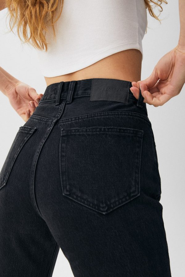 Basic Mom Jeans - Image 3