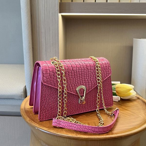 Rose Red Crocodile Pattern Women's Chain Bag - Image 4